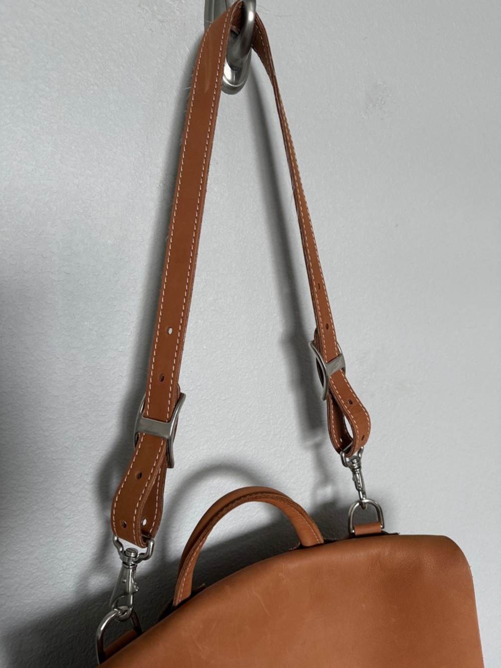 J. Peterman Classic Brown Leather Shoulder Bag - Picture 3 of 5
